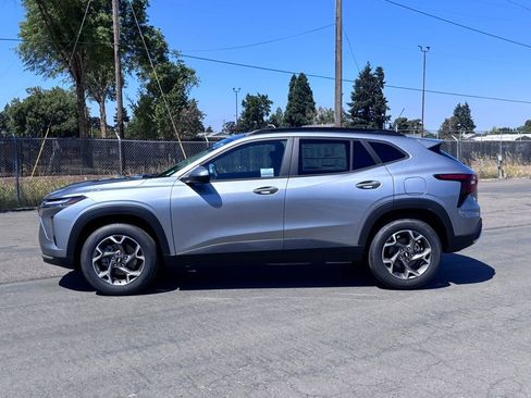 New 2025 Chevrolet Trax LT w/ Driver Confidence Package image 5