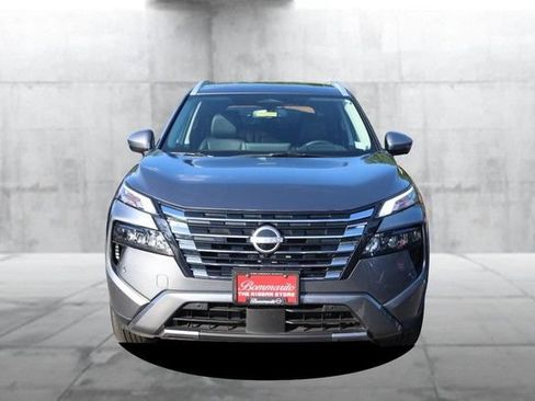 Certified 2025 Nissan Rogue SL w/ Tech Package AWD/4WD image 4