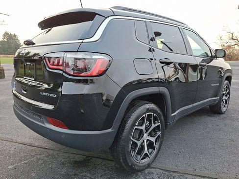 Certified 2024 Jeep Compass Limited image 6