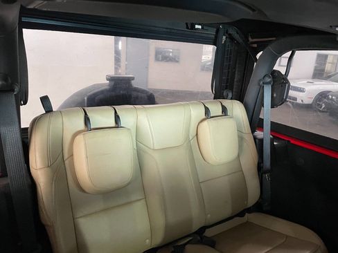 Used 2019 Jeep Wrangler Rubicon w/ Cold Weather Group image 26