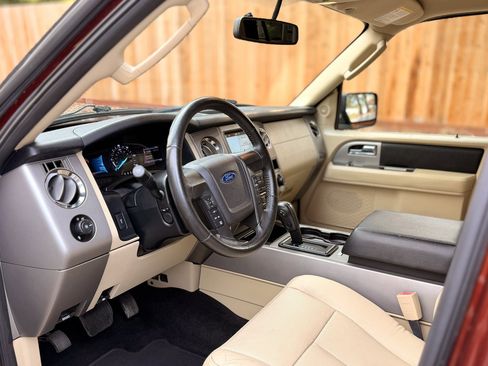 Used 2017 Ford Expedition EL XLT w/ Equipment Group 202A AWD/4WD image 7