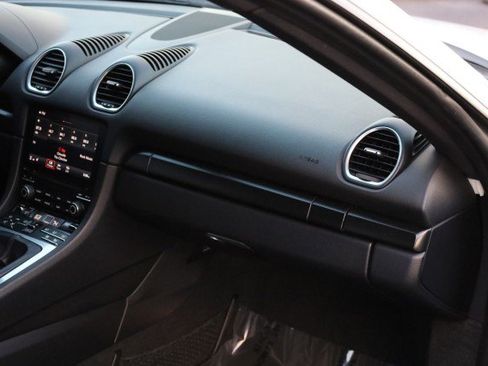 Used 2018 Porsche 718 Cayman image 37