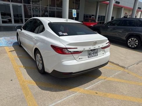 Used 2025 Toyota Camry LE w/ Convenience Package FWD image 6