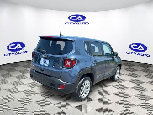 Used 2023 Jeep Renegade Latitude AWD/4WD image 5