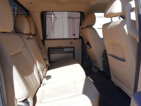 Used 2011 Ford F250 Lariat w/ Lariat Interior Pkg image 8