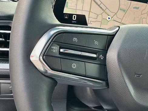 Used 2026 Chevrolet Traverse LT image 20