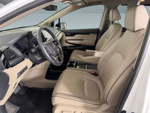 Used 2024 Honda Odyssey Elite image 5