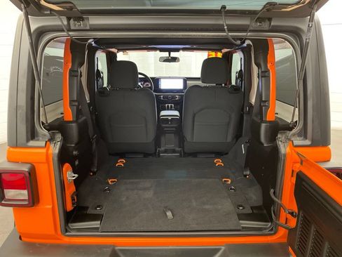 Certified 2025 Jeep Wrangler Sport AWD/4WD image 19