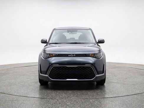 Used 2025 Kia Soul LX w/ LX Technology Package FWD image 2