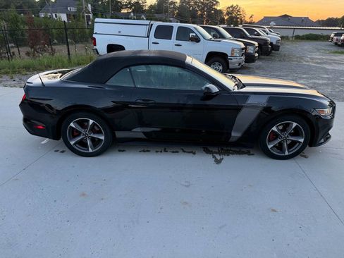 Used 2015 Ford Mustang Convertible w/ Equipment Group 051A RWD image 35