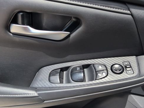 Used 2025 Nissan Sentra SV FWD image 13