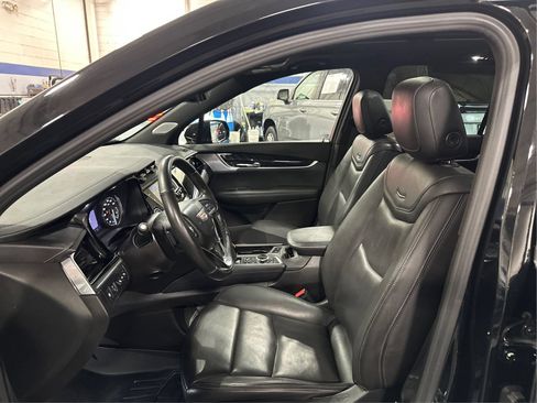 Certified 2023 Cadillac XT6 Premium Luxury w/ Technology Package AWD/4WD image 9