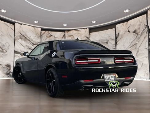 Used 2015 Dodge Challenger R/T Scat Pack w/ Driver Convenience Group RWD image 4