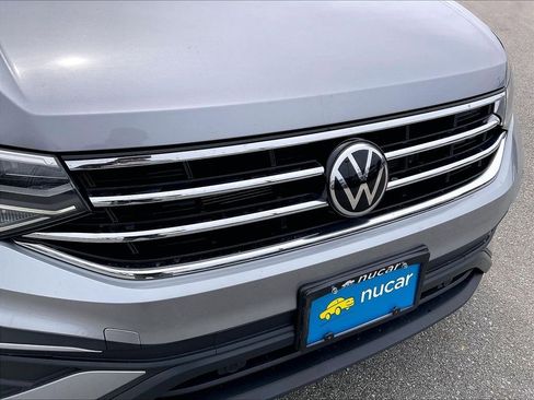 Used 2024 Volkswagen Tiguan SE image 28