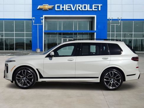 Used 2027 BMW X7 xDrive40i w/ M Sport Package AWD/4WD image 3