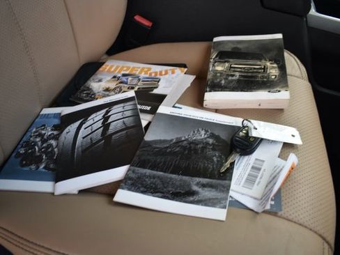 Used 2016 Ford F250 Lariat w/ Lariat Interior Package image 17