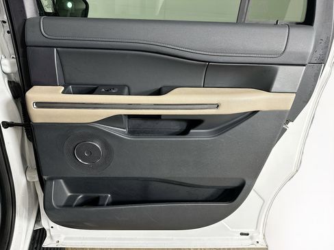 Used 2024 Ford Expedition Max XLT image 32