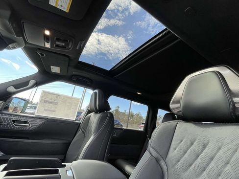 New 2026 INFINITI QX80 Autograph image 16