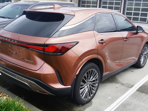 Used 2024 Lexus RX 350 FWD w/ Convenience Package image 5