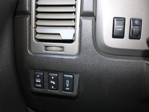 Used 2005 Nissan Titan LE w/ (R02) LE Off-Road Pkg image 42