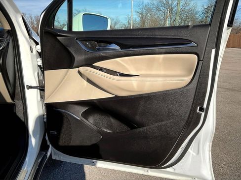 Used 2020 Buick Enclave Essence w/ Sound and Sites Package image 19