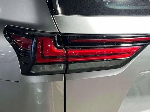 Certified 2024 Lexus LX 600 4WD w/ Appearance Package image 15