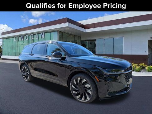 New 2026 Lincoln Nautilus Reserve w/ Jet Appearance Package AWD/4WD image 1