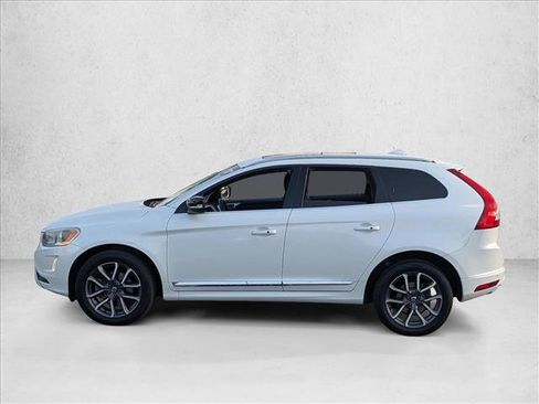 Used 2017 Volvo XC60 T6 Dynamic image 8