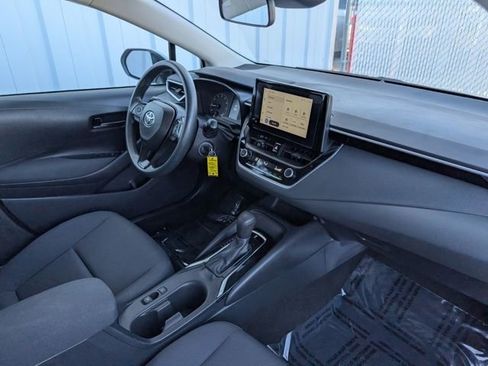Used 2023 Toyota Corolla LE image 29