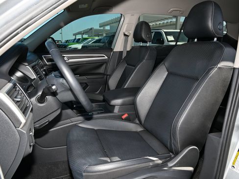 Used 2019 Volkswagen Atlas SE FWD image 6