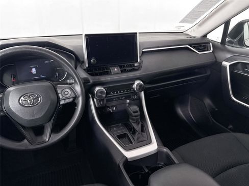Certified 2025 Toyota RAV4 LE FWD image 31