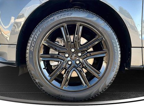 Used 2024 Ford Edge ST-Line image 31