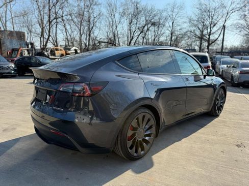 Used 2025 Tesla Model Y Performance image 5