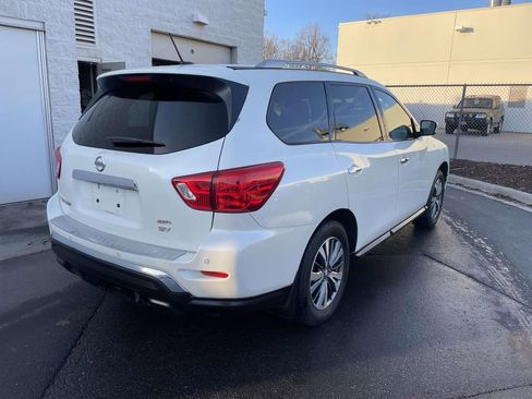 Used 2017 Nissan Pathfinder SV w/ Trailer Tow Package image 9