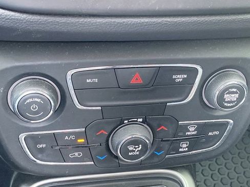 Used 2018 Jeep Compass Latitude w/ Popular Equipment Group AWD/4WD image 25