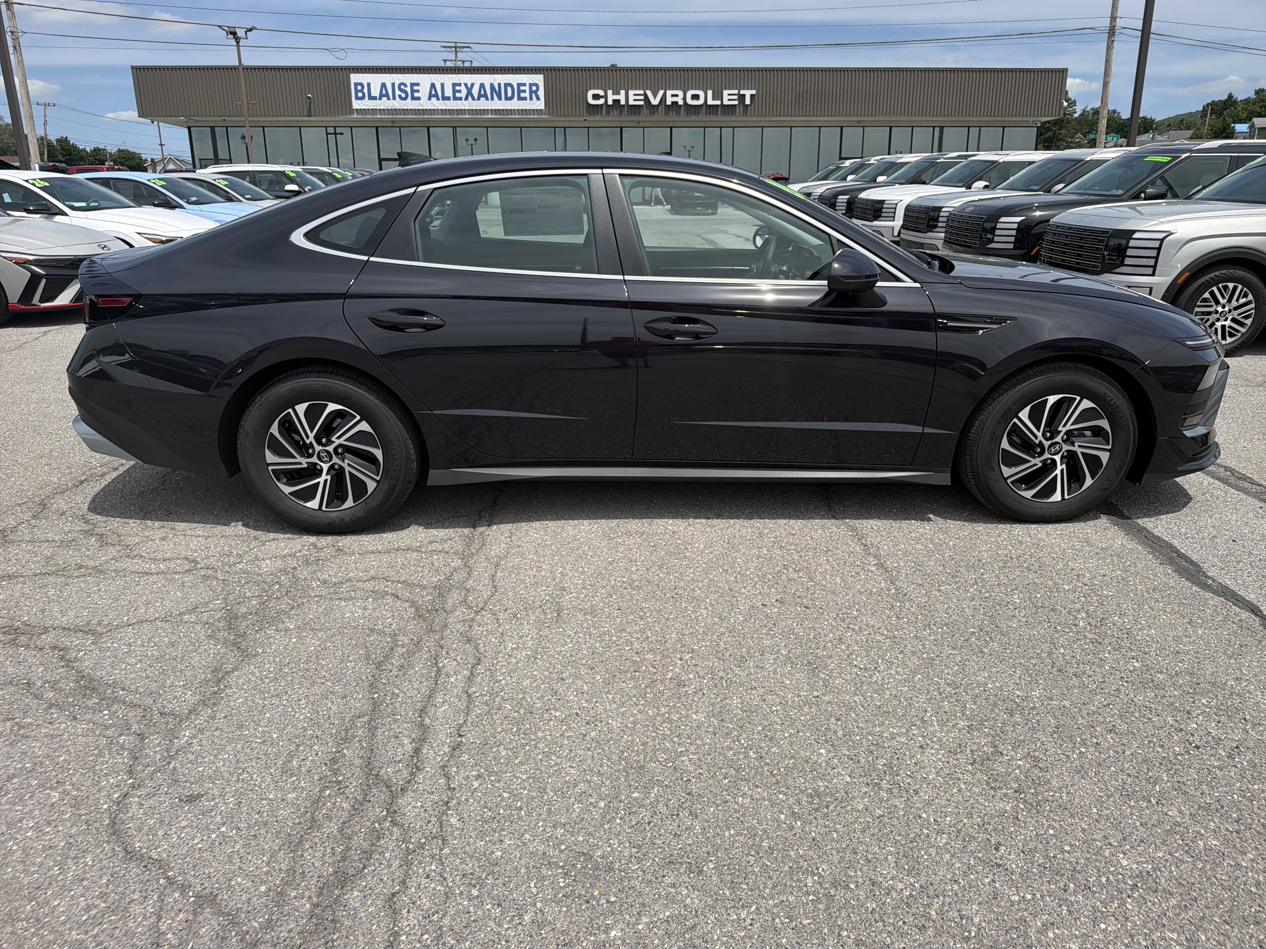 New 2026 Hyundai Sonata Blue FWD image 2