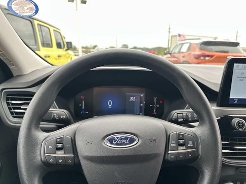 Used 2025 Ford Escape Active AWD/4WD image 23