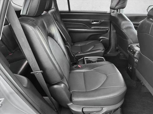 Certified 2025 Toyota Grand Highlander AWD image 19