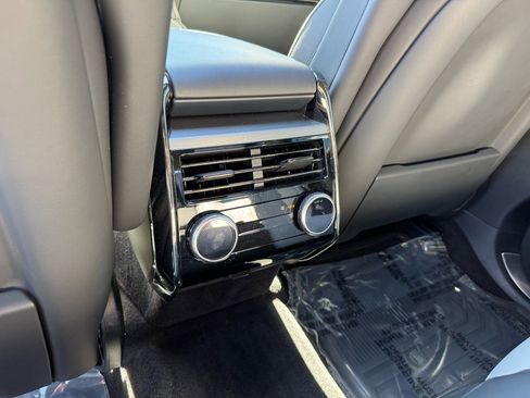 Used 2025 Land Rover Range Rover Sport Dynamic SE image 19