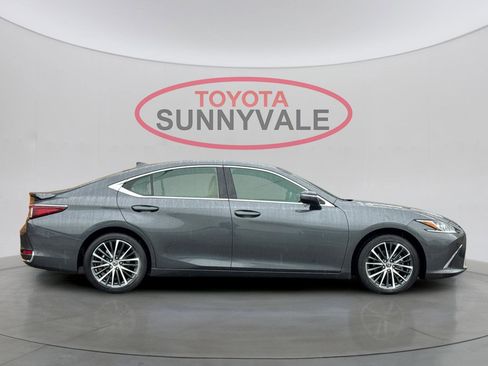 Used 2025 Lexus ES 300h w/ Premium Package image 9