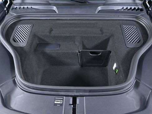 Certified 2025 Porsche Macan Electric RWD image 26