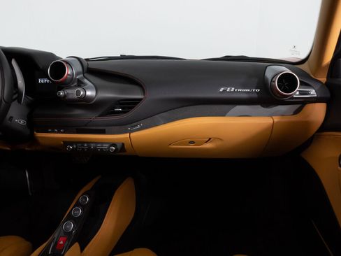 Used 2021 Ferrari F8 Tributo image 40