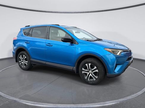 Used 2016 Toyota RAV4 LE image 6
