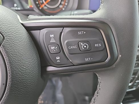 Used 2025 Jeep Gladiator Mojave w/ Safety Group image 24