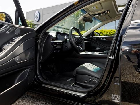 Used 2025 Genesis G80 2.5T Advanced image 28