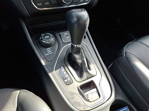 Certified 2022 Jeep Cherokee Latitude Lux image 17