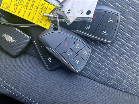 Used 2026 Chevrolet Equinox LT FWD image 12
