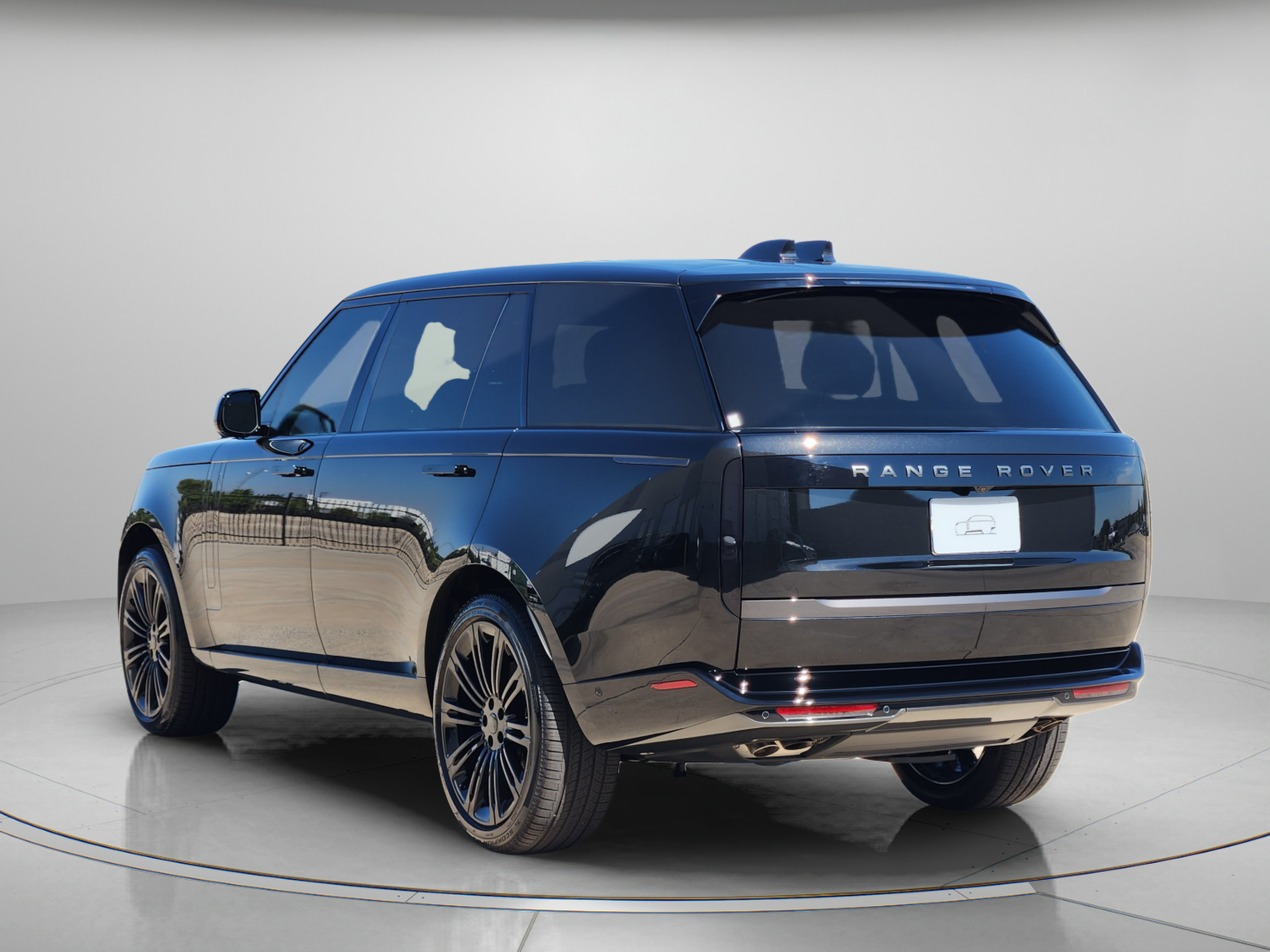 New 2026 Land Rover Range Rover Long Wheelbase SE AWD/4WD image 3