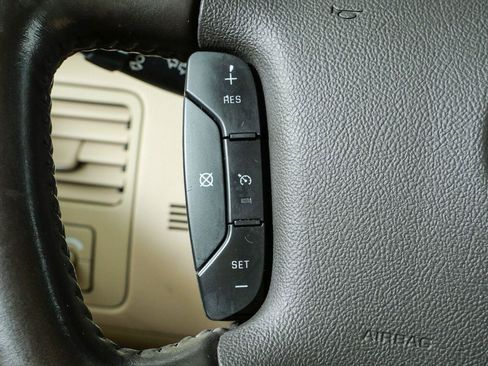Used 2008 Buick Lucerne CXL w/ Driver Confidence Package FWD image 10