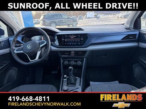 Used 2024 Volkswagen Taos SE w/ Panoramic Sunroof Package image 31
